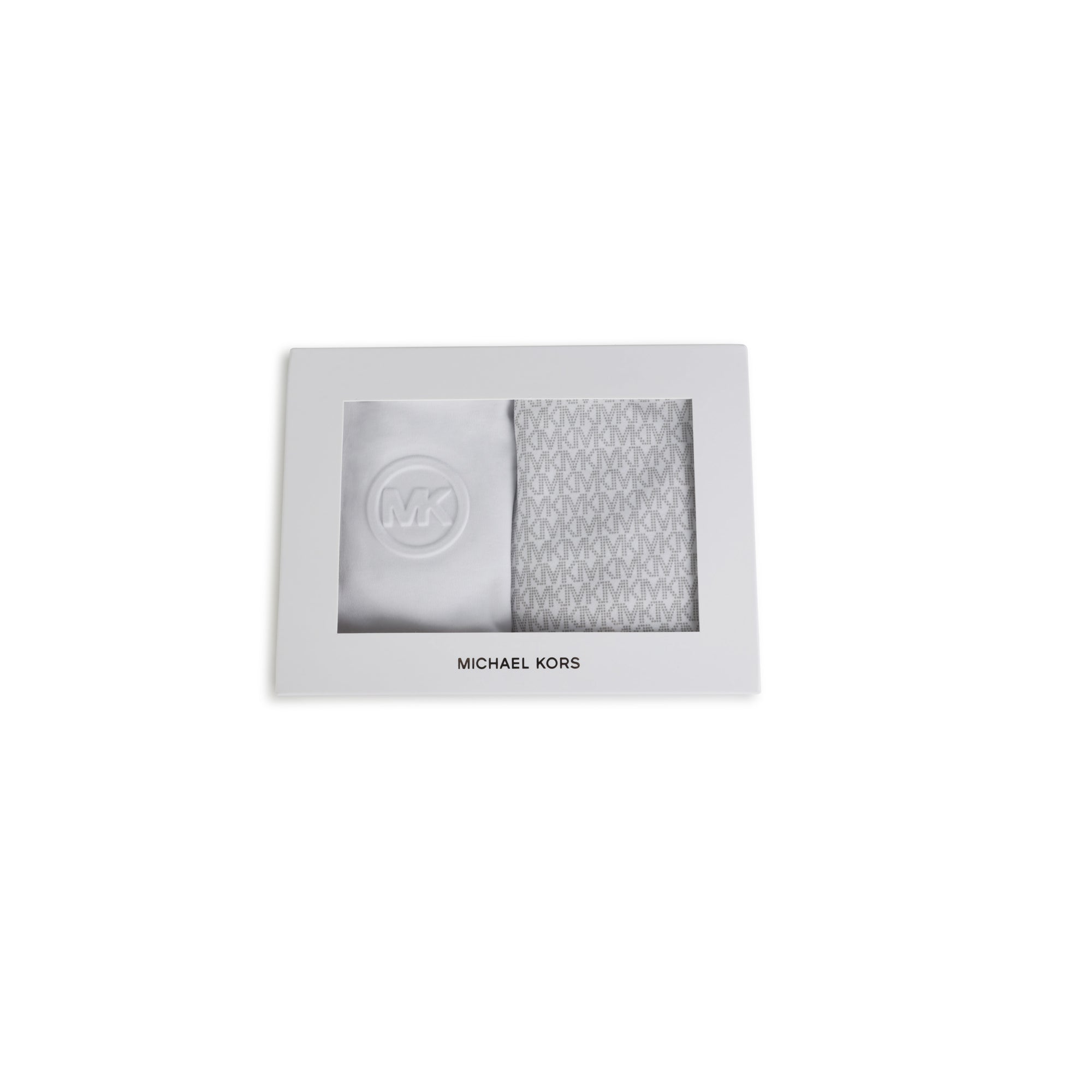 Bib set
