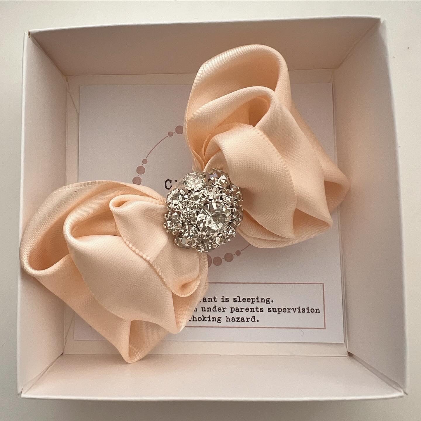 Leyla Hair Bow Child by petalsINK