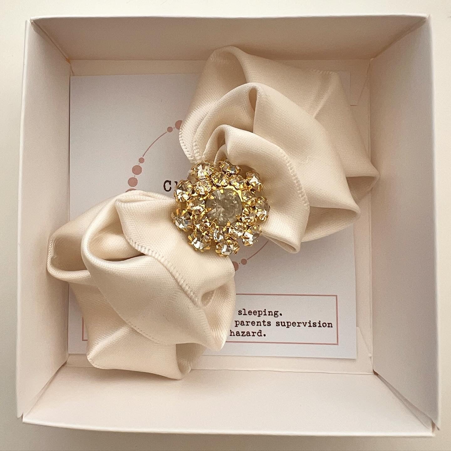 Leyla Hair Bow Child by petalsINK