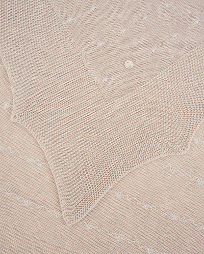 Knit Newborn Shawl in Linen  And White Paz Rodriguez