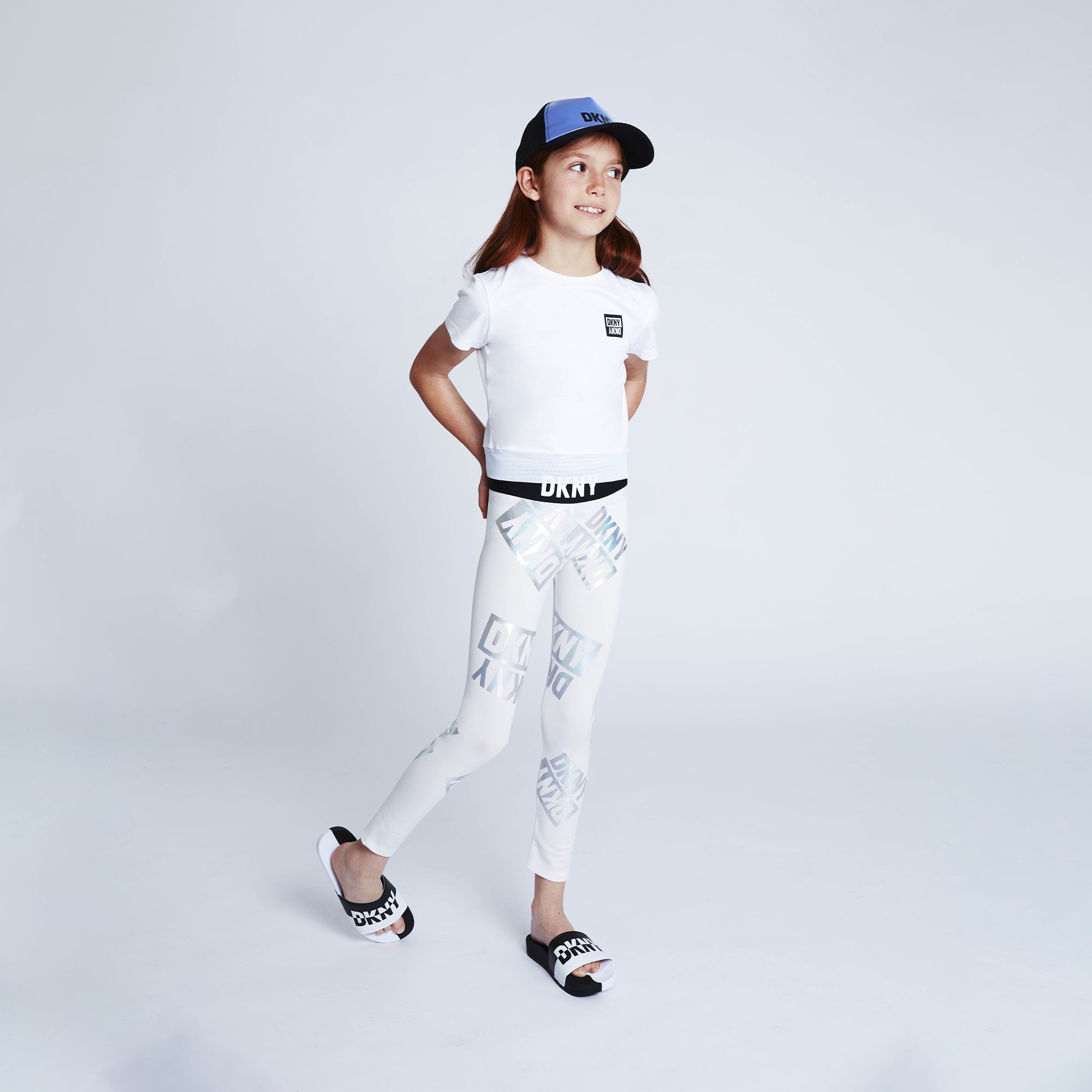 DKNY Short Sleeves Tee-Shirt Style: D35S86